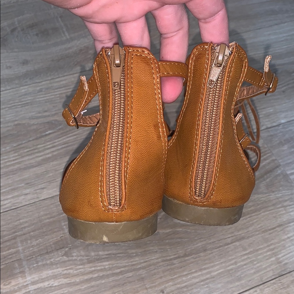 385 Fifth Brown Indian Boho Fringe Tan Sandals Zip Up - Picture 5 of 8